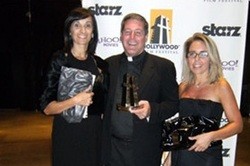 Padre Rick riceve l'Hollywood Humanitarian Award